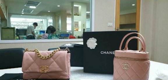 กระเป๋าแบรนด์เนม,นาฬิกา Louis Vuitton, Chanel,Gucci,ysl Yves Saint Laurent,Rolex,Patek philippe